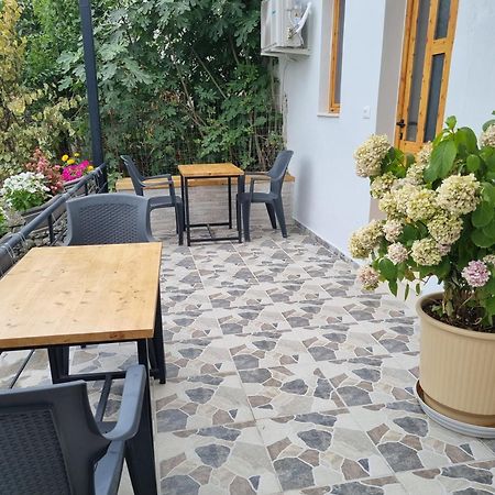 Bed and Breakfast Tony'S Terrace Gjirokastër Esterno foto