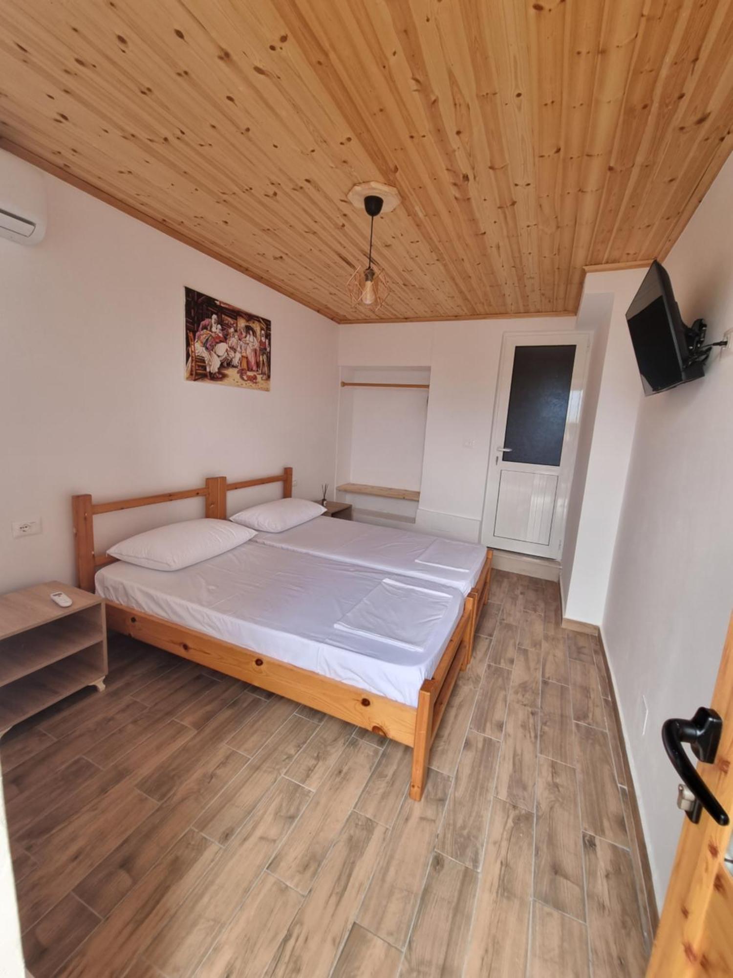 Bed and Breakfast Tony'S Terrace Gjirokastër Esterno foto